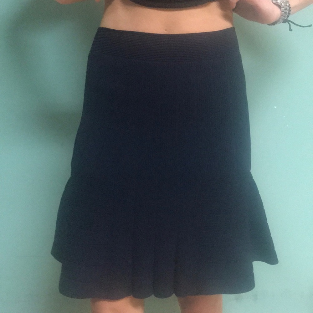 Midi length woven navy blue skirt